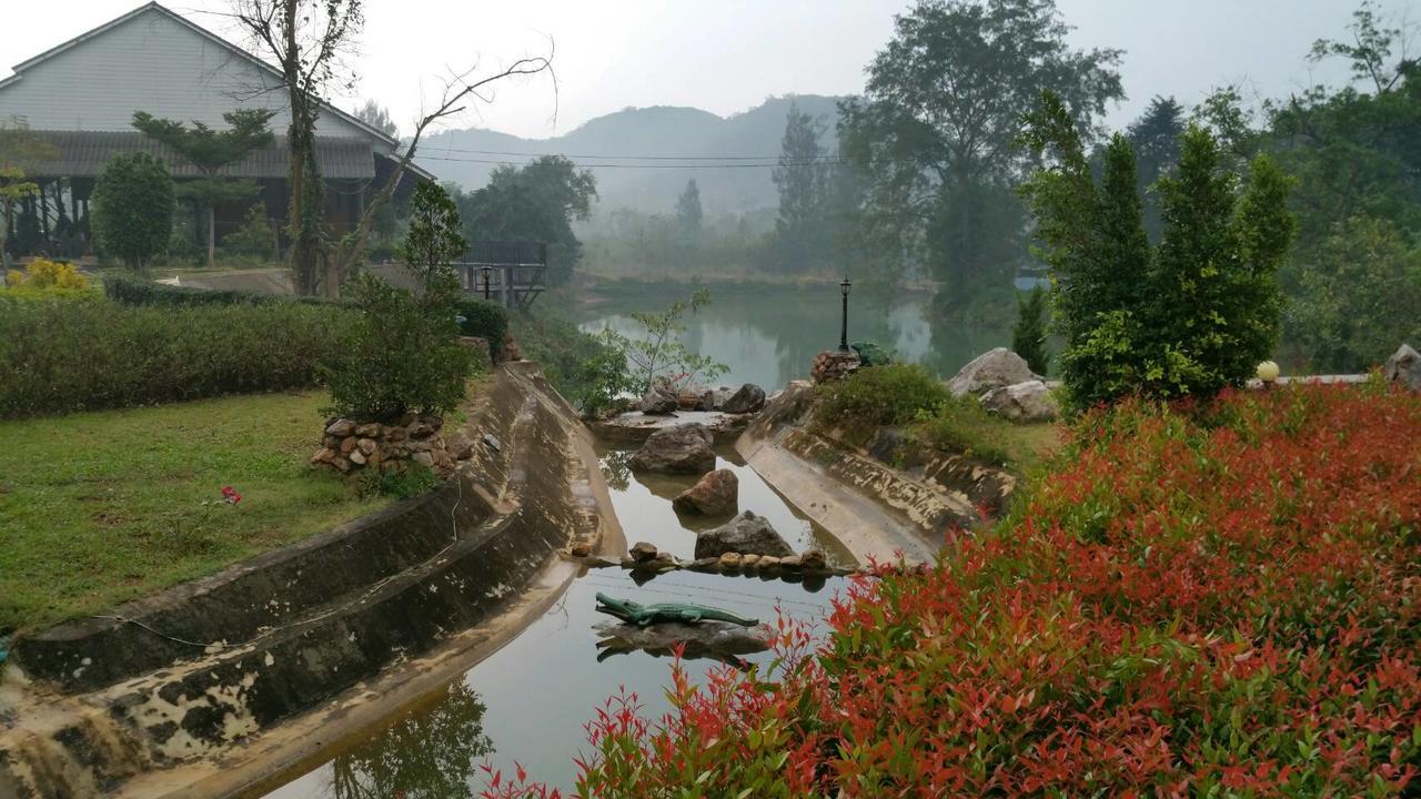 Baanraisooksangchan Kaeng Krachan Exterior photo