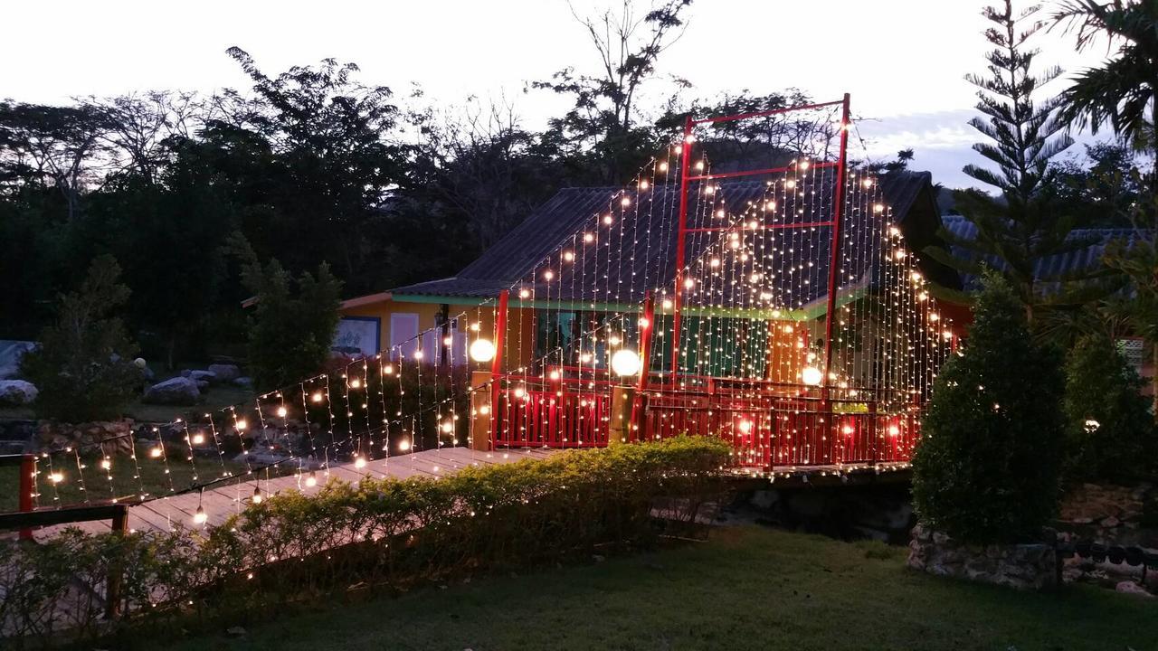 Baanraisooksangchan Kaeng Krachan Exterior photo